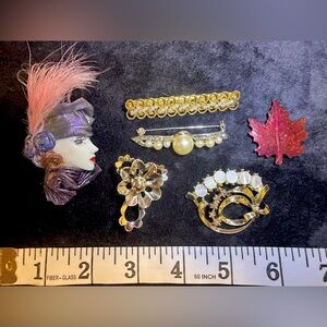 Bundle of 6 Vintage Brooches